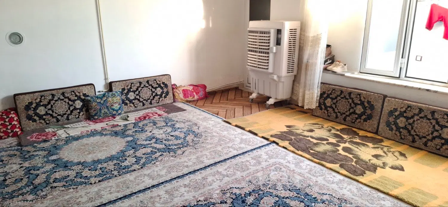 یک خانه ۵۰ متری باتمام انشعاب برق آب گاز درکرکج