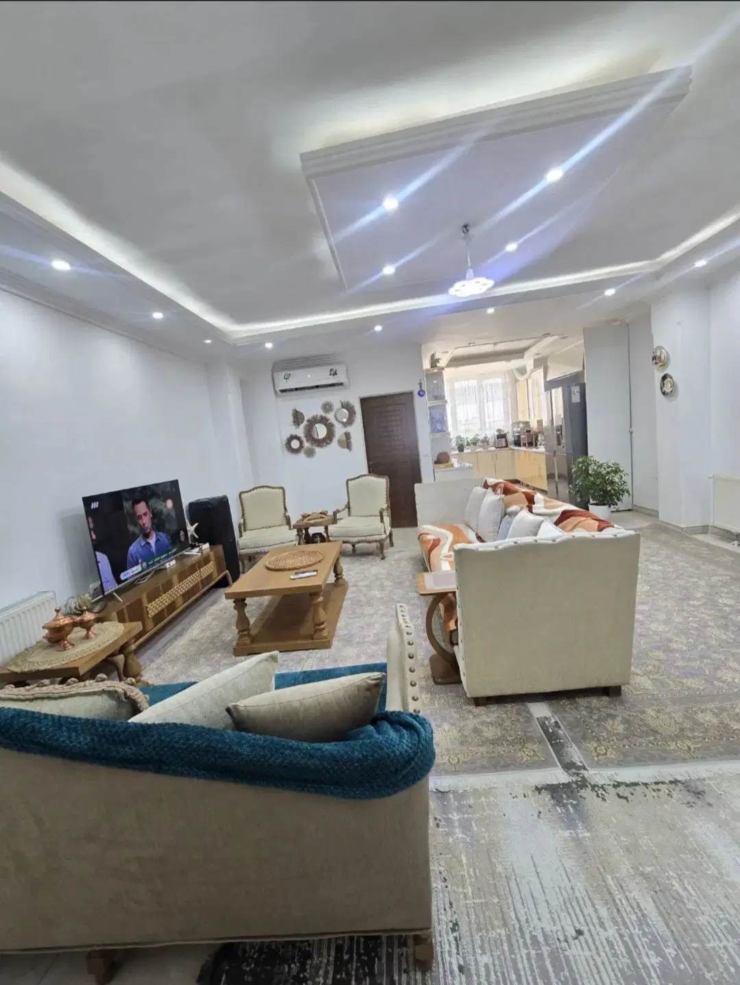 واحد  فول تک واحدی غرق نور