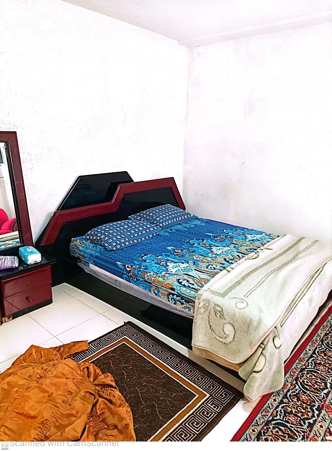یک اتاق با کلیه امکانات رفاهی برای افراد مجرد