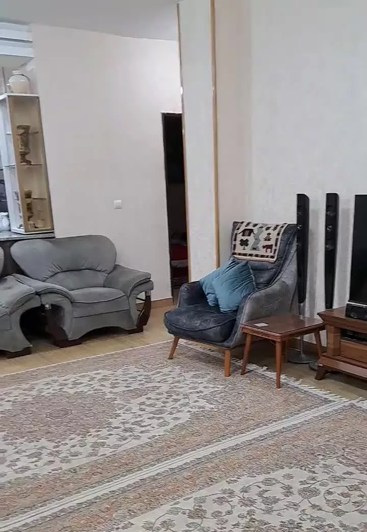 آپارتمان ۸۳