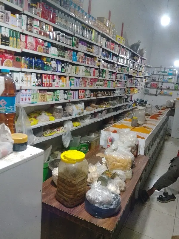 مغازه عطاری با تمام وسایل ملک اجاره آیی هست