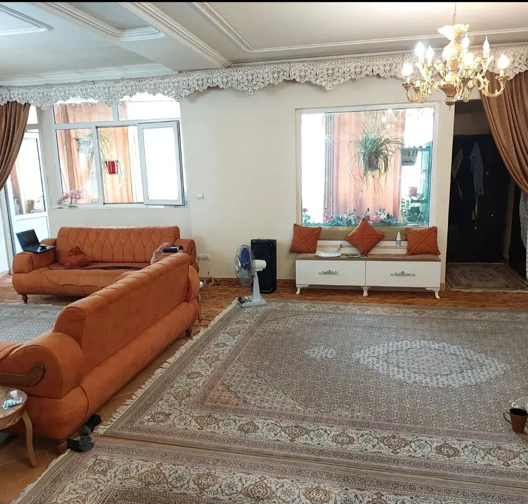 فروش آپارتمان جنوبی  نصف راه 141 متر