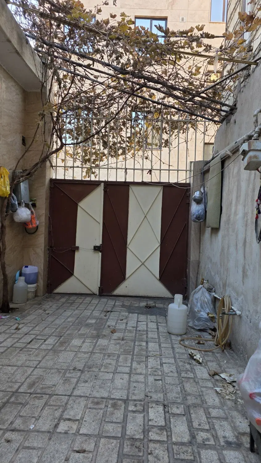 خانه حیاط دار ویلایی