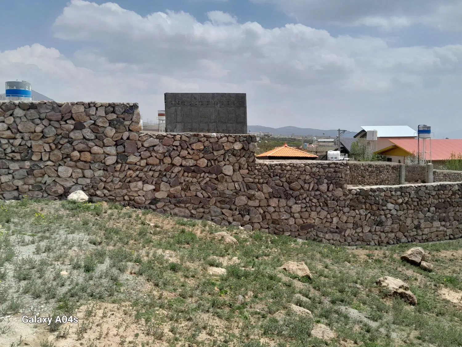 زمین ۴۰۰متری درفشندبا سند تگ برگ