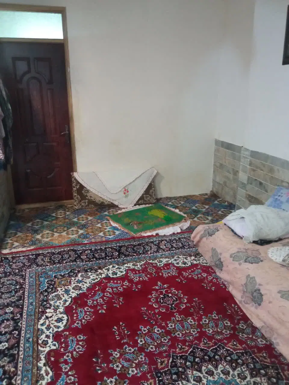 طبقه همکف ساختمان دوطبقه دارای مغازه و سند