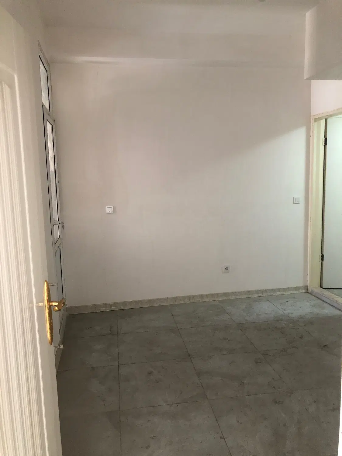 آپارتمان ۶۱متری پاسدارگمنام