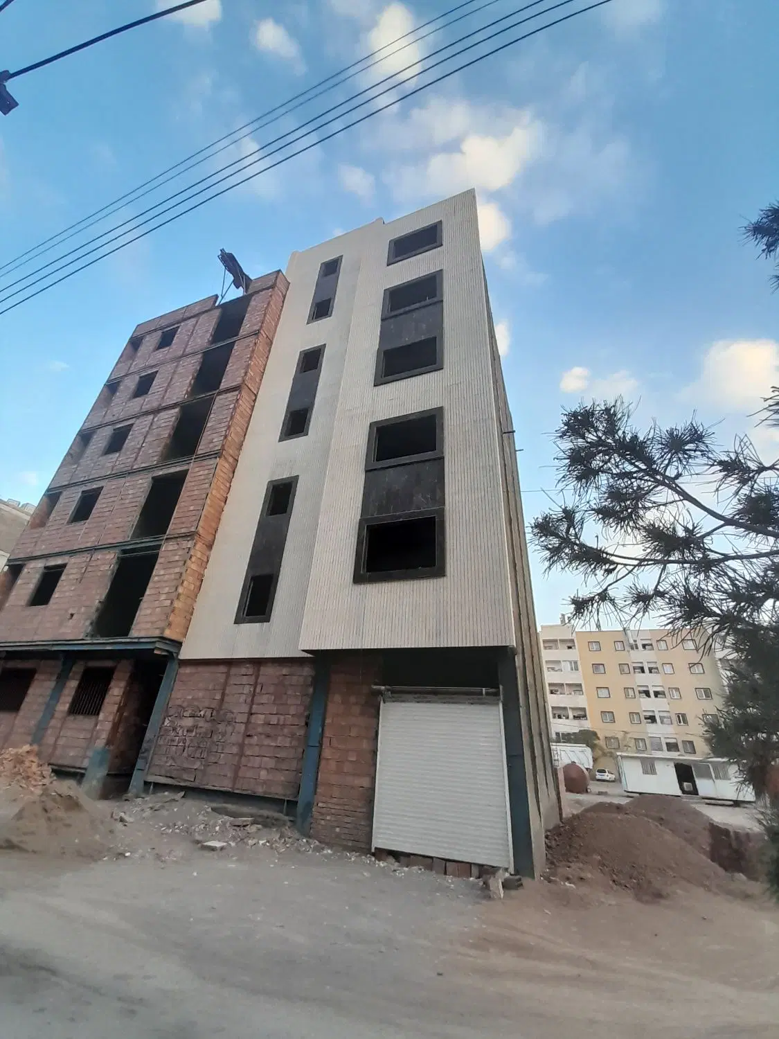 فروش اپارتمان صد متری واقع در بلوار پزشک زیتون ۲