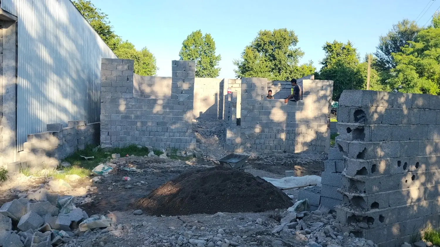بنای نیمه کاره با جواز ساخت