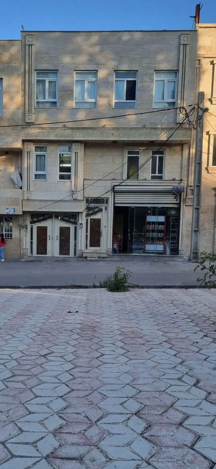 فروش ساختمان مسکونی و تجاری آزادگان