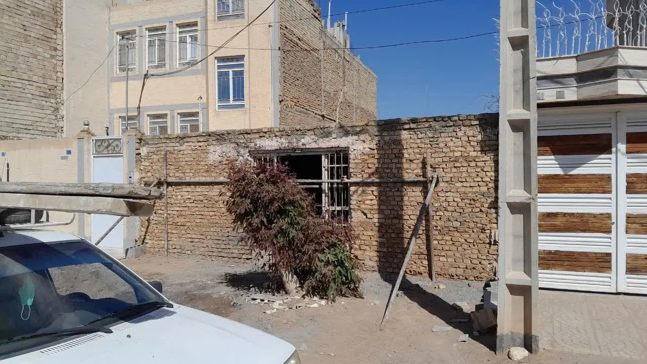 زمین موقعیت خوب تقاطع ب فضیلت و ک ۴۳ ب خامنه ای