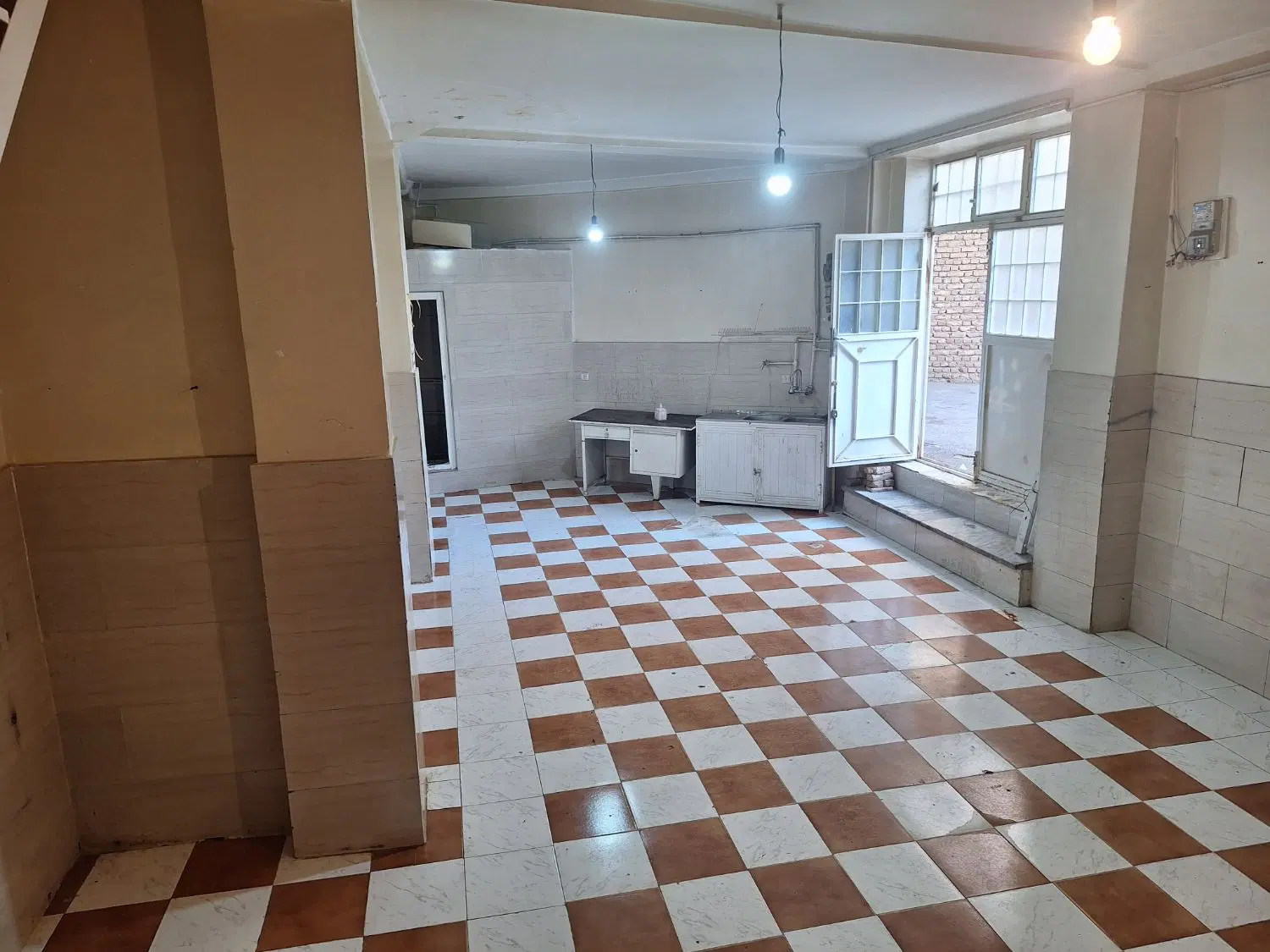 اجاره انباری کارگاهی شهرک ارم۶۰ متر