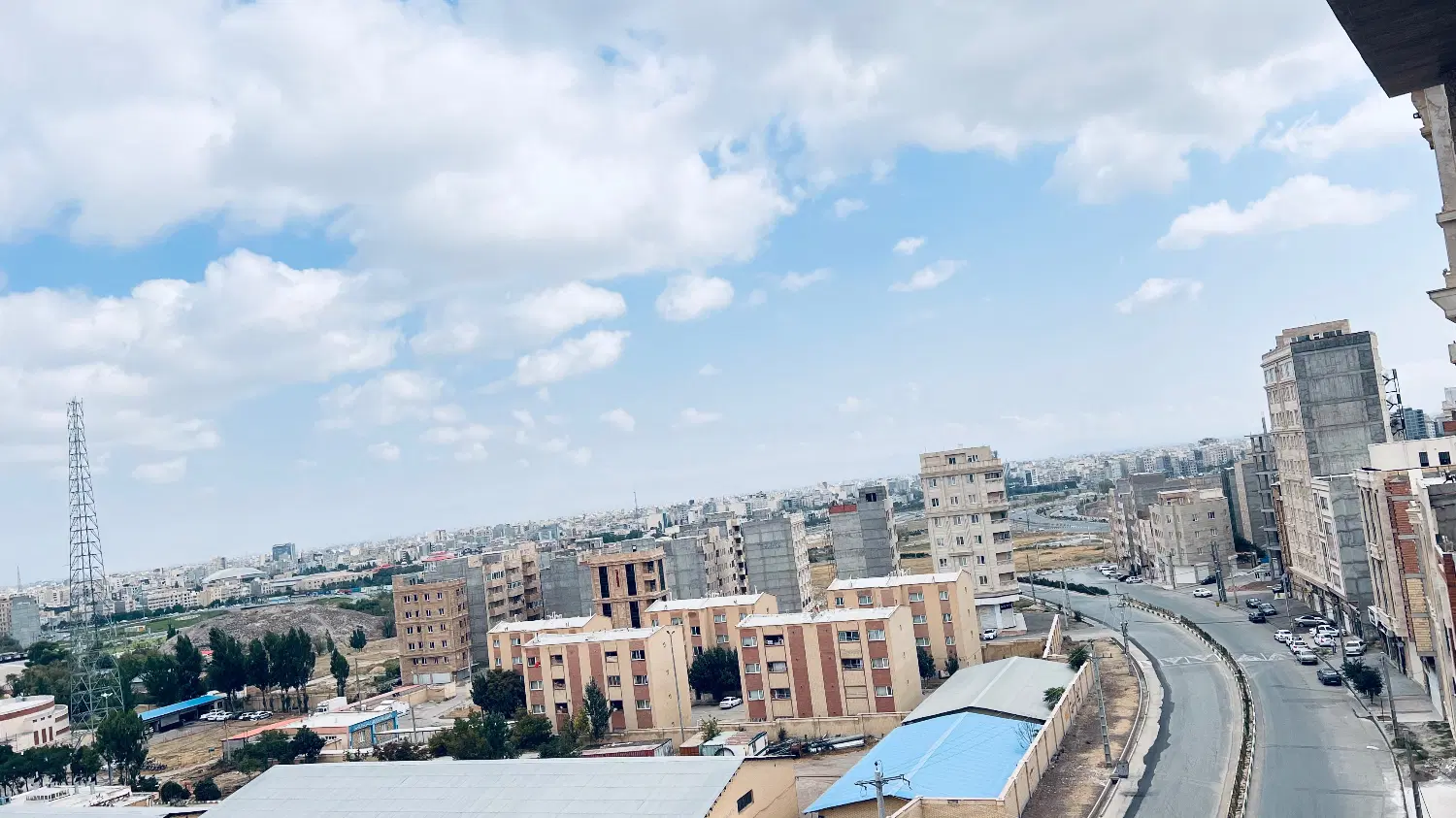 فروش واحد شهرک نادری بربلوار۳۵متری طبقه ۴
