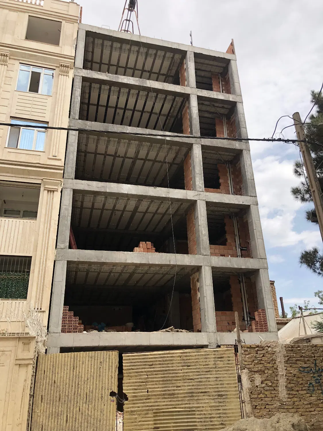 اپارتمان ۱۵۰متری سه خواب گلستان نسترن ۰