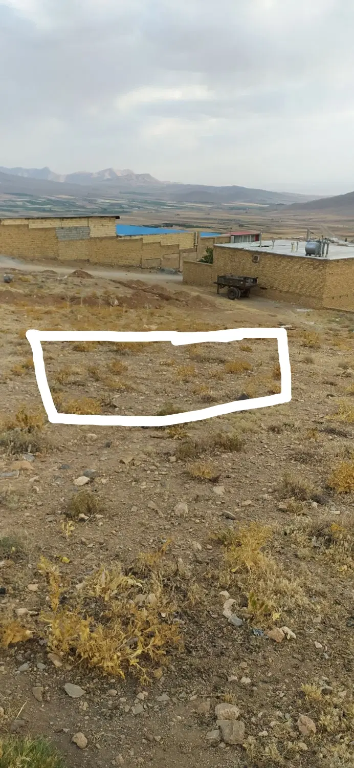 سیصد متر زمین مسکونی