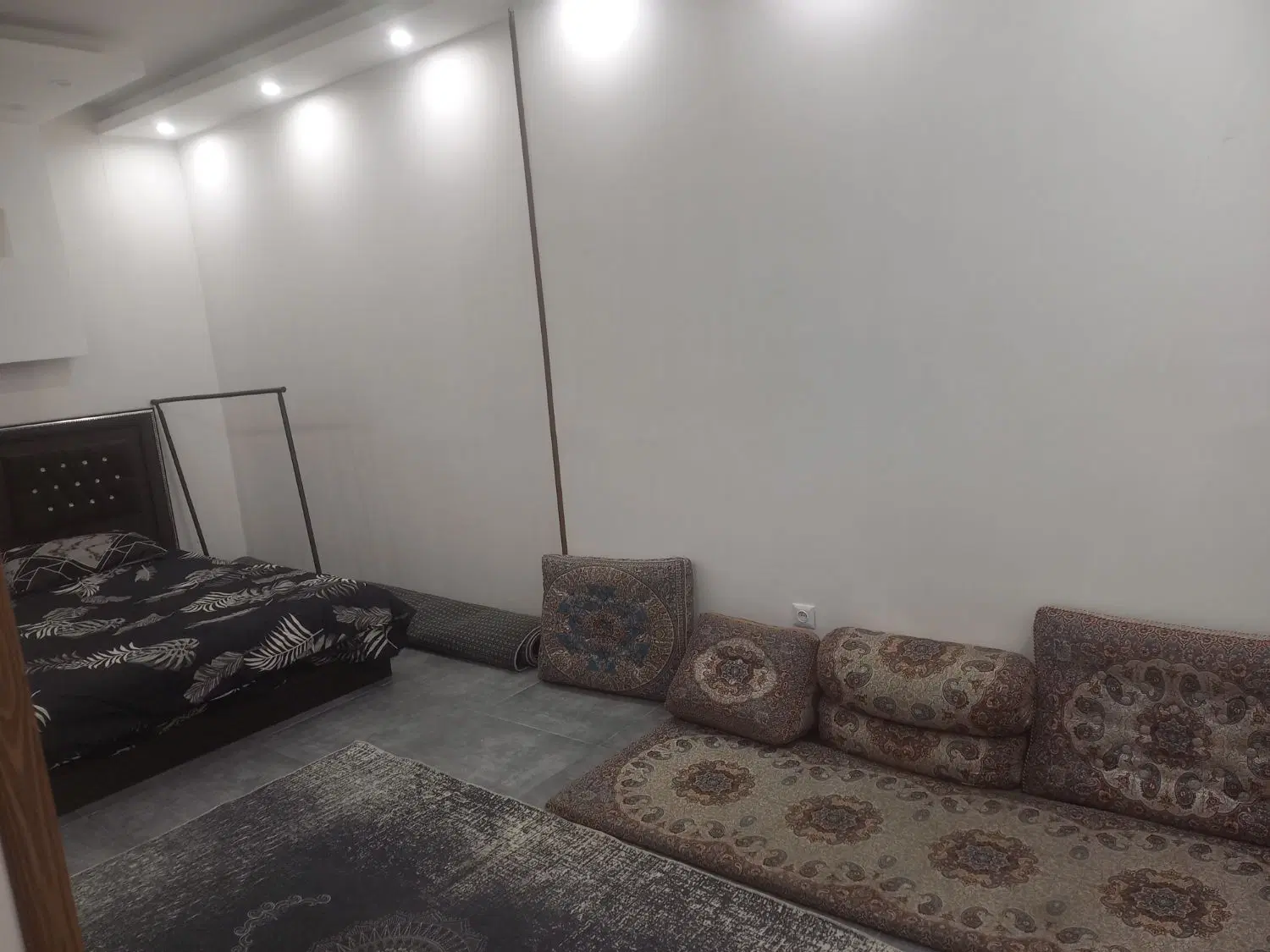 باغ ویلا ۳۰۰ متر با استخر ۴ فصل