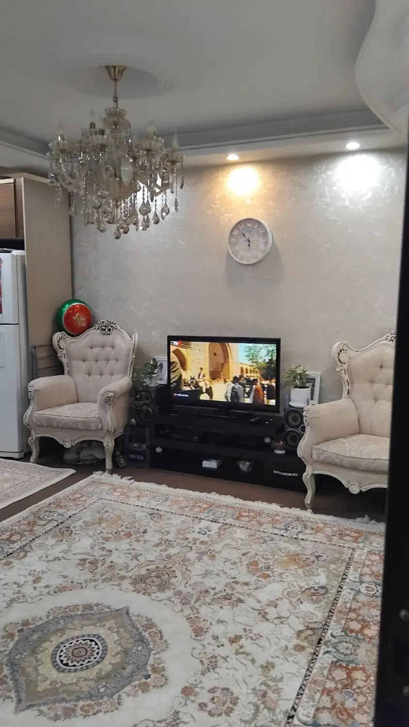 آپارتمان۴۲متری فول فوق العاده شیک و تمیز