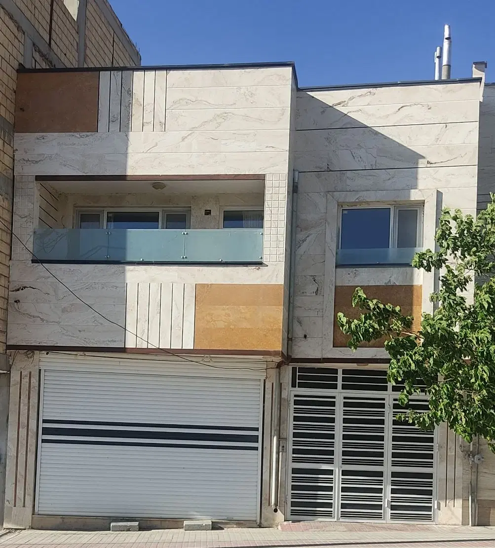 مغازه بزرگ و آپارتمان مسکونی ۲۵۰متر