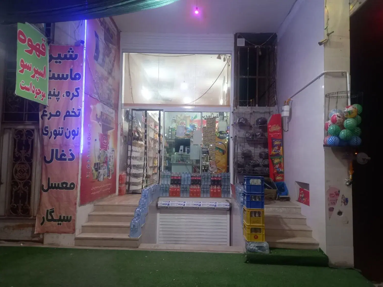 ۱۰۰ متر مغازه همکف با بالکن دارای آب برق گاز