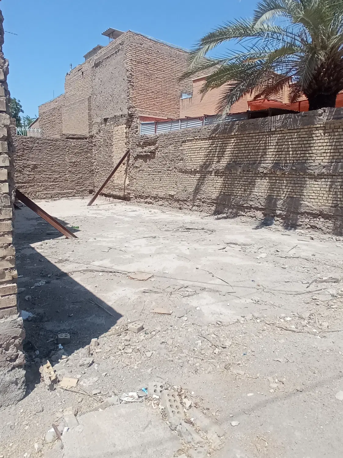 زمین موقعیت تاپ