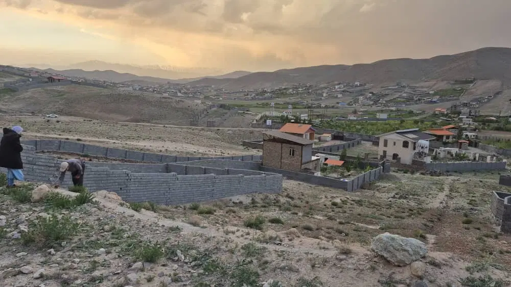 زمین فروشی
