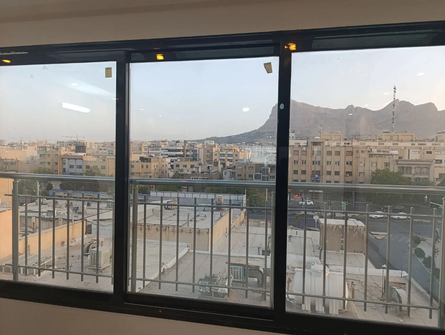 130متر دو خواب همراه با تراس