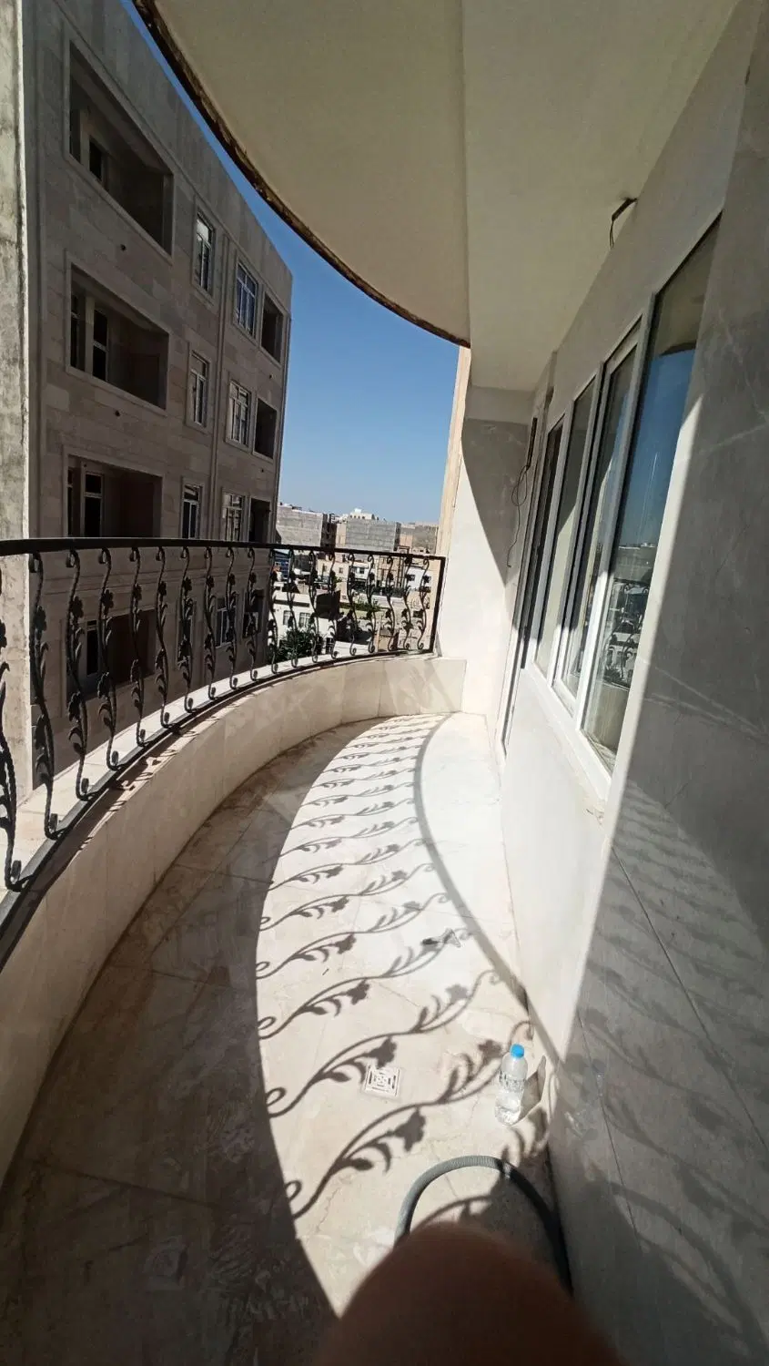 فروش سه واحد مسکونی یکجا ۱۰۰ متری ، خام