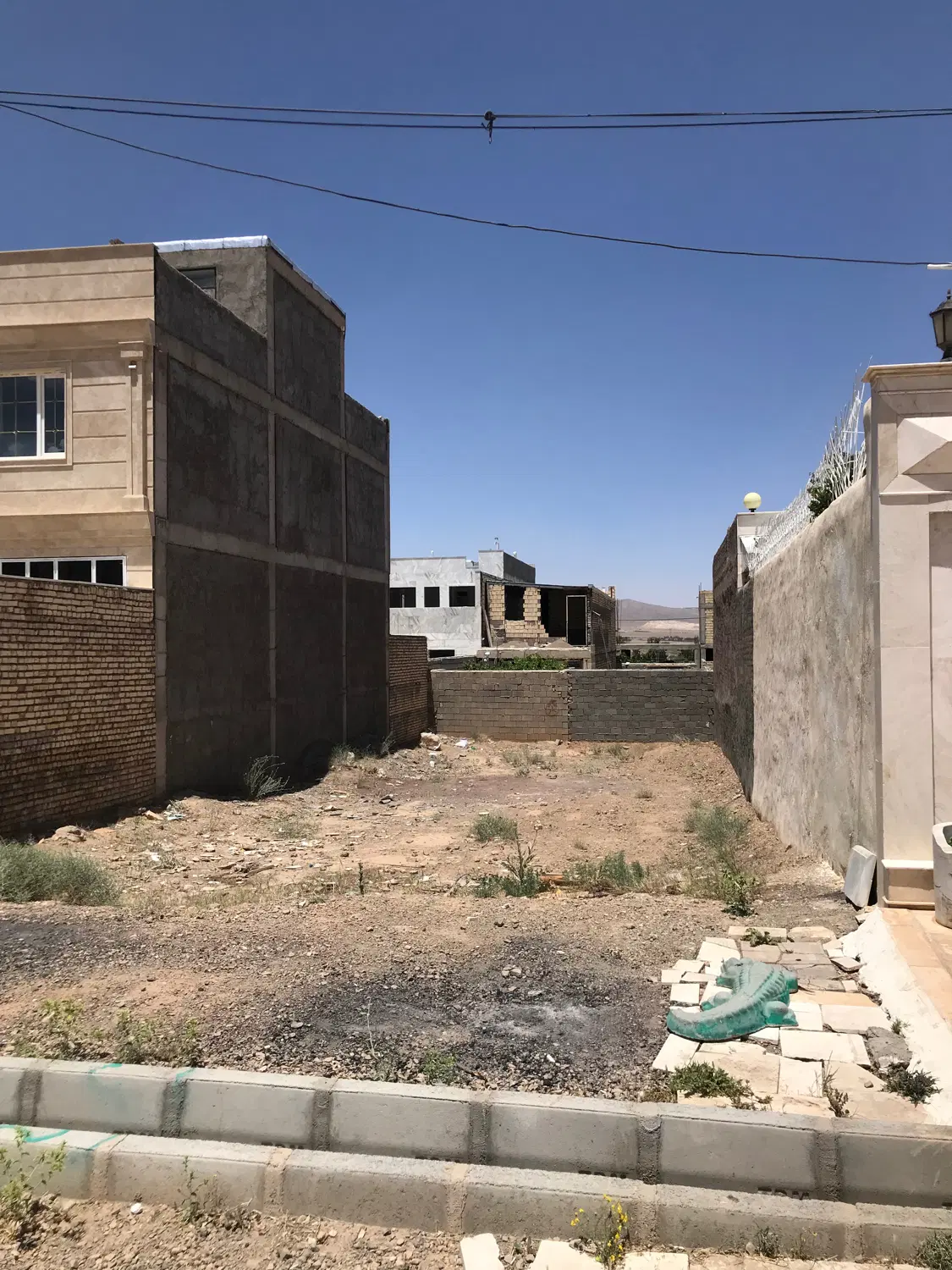 مسکونی ۳۰۰ متر