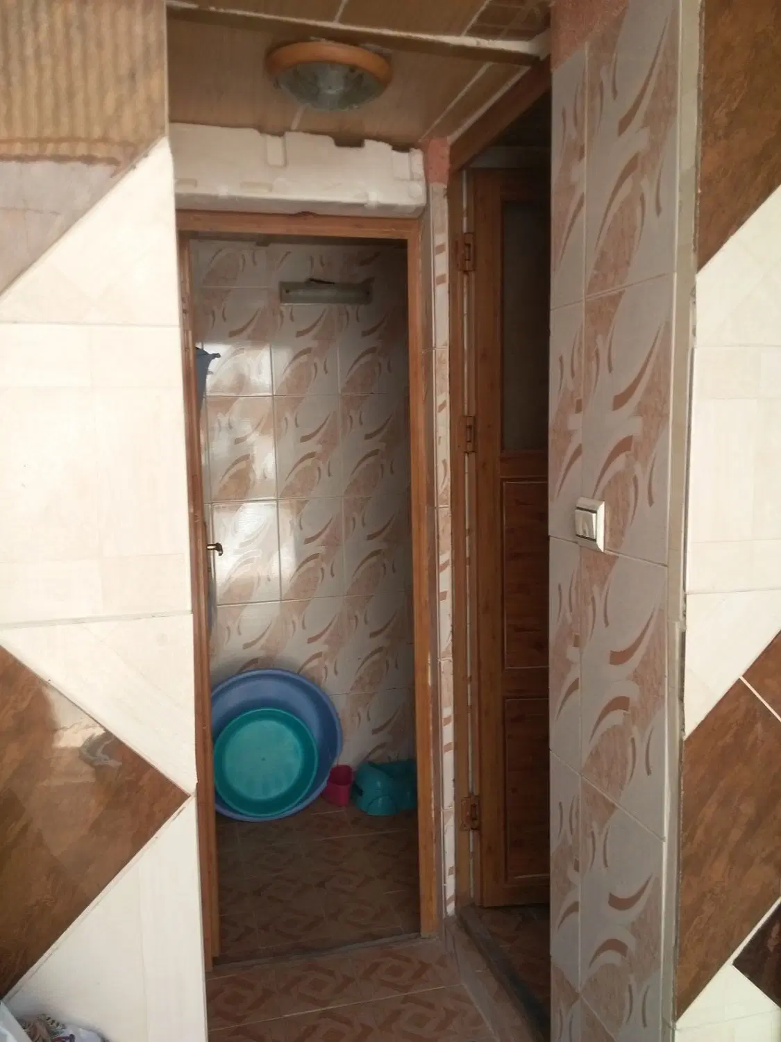 منزل دوطبقه. خریدار  آگهی کامل بخونید کوچه بن بست