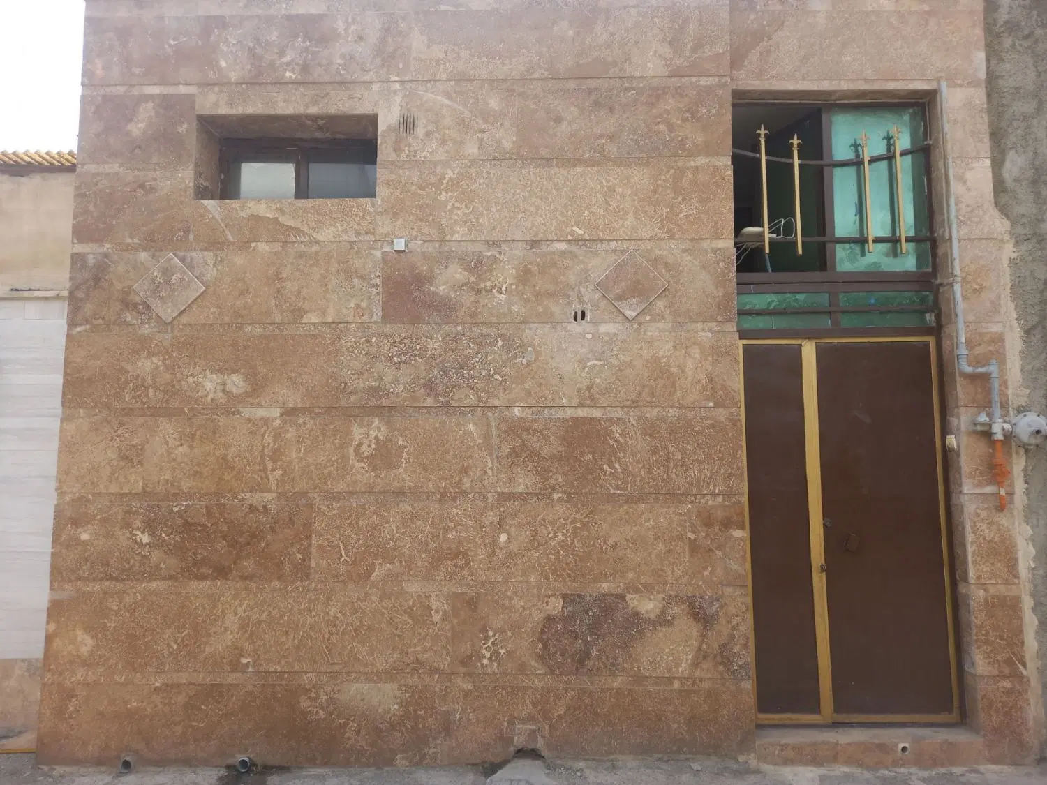 یک باب خانه مسکونی