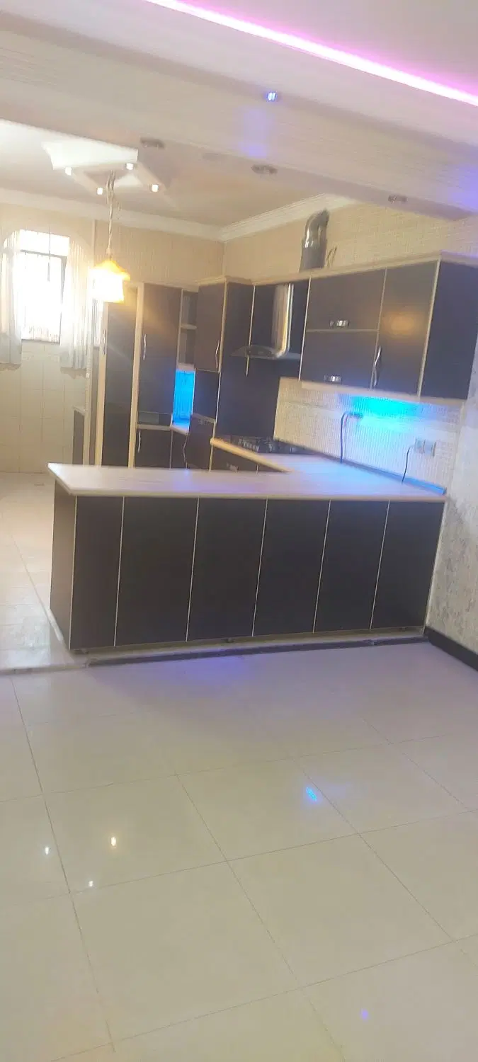 عطارطبقه اول از 2 طبقه راه جدا 2 خوابه 120متری