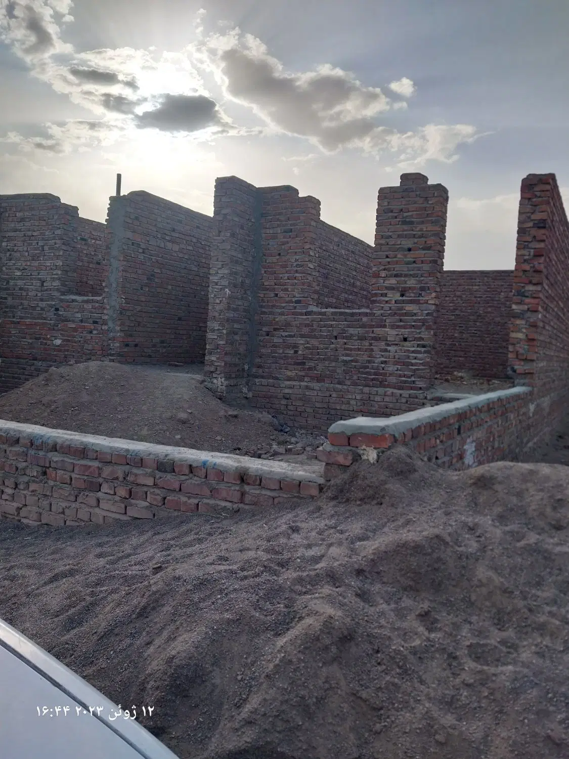 منزل نیمه کاره
