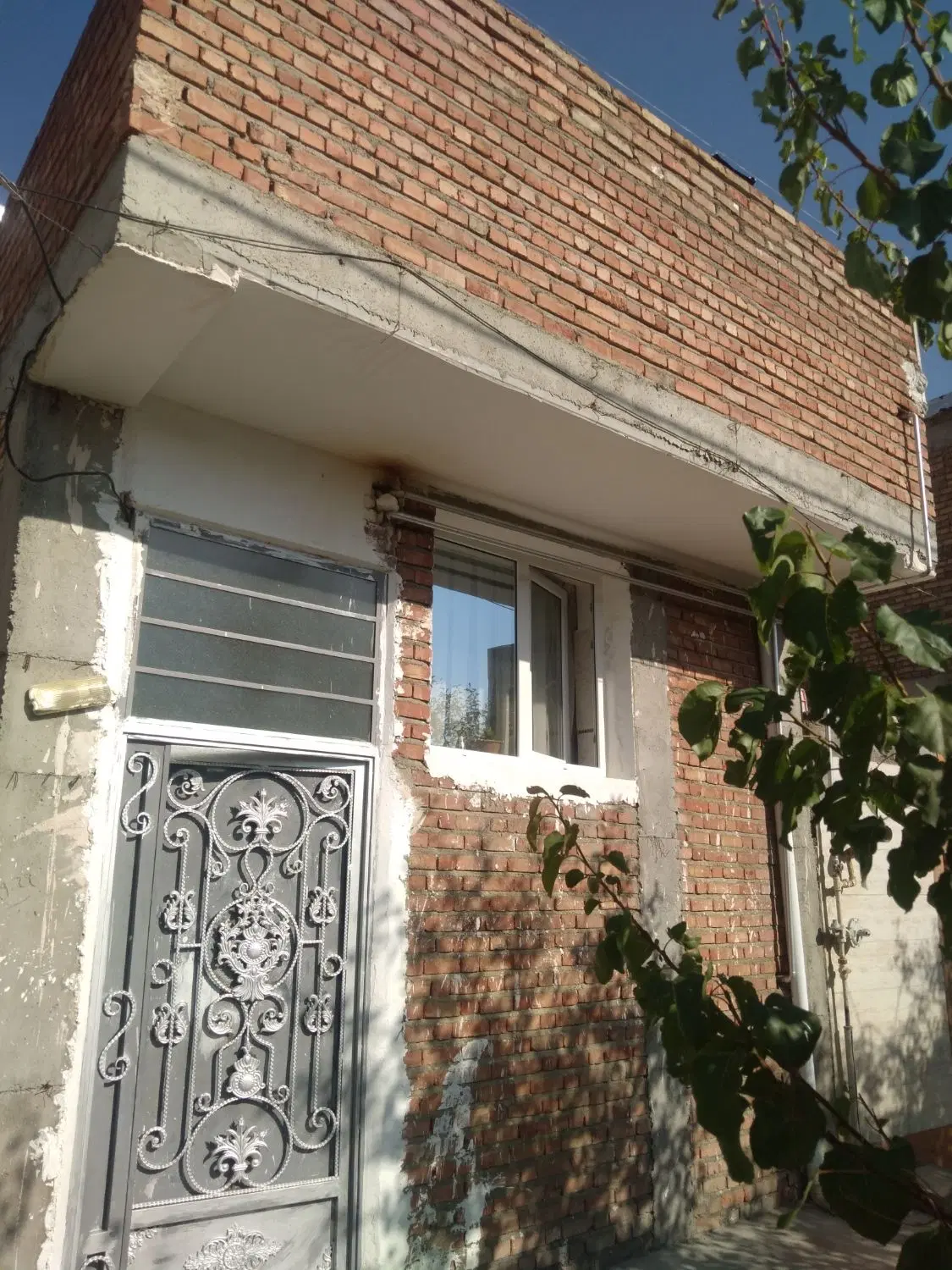 یک باب خانه مسکونی