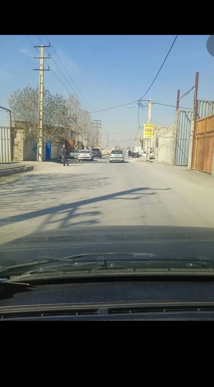 زمین ۱۳۳ متری ۷×۱۹  خیابان طالقانی