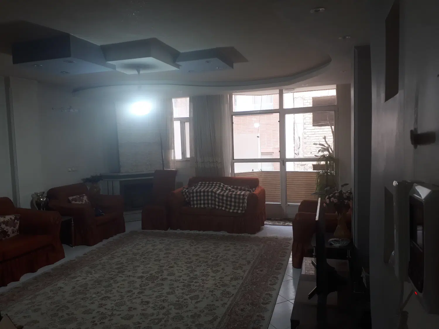آپارتمان ۹۴ متری دو خواب خیابان حاج رحیم ارباب