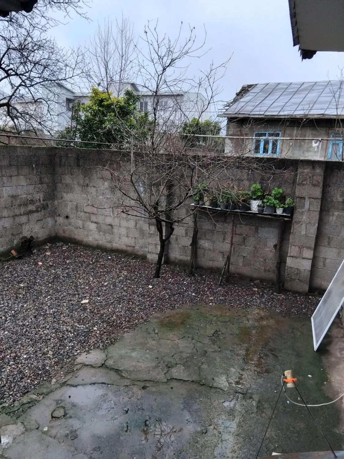 زمین مسکونی با خانه ۷۰متری