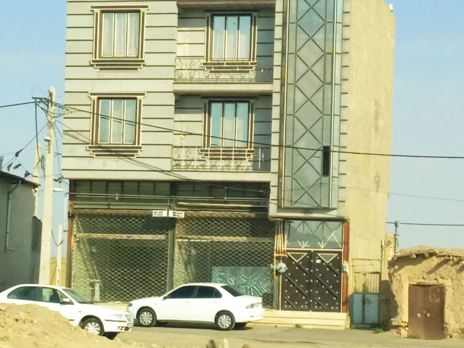 اجاره دو باب مغازه در شترک بالاتر از مهرگان