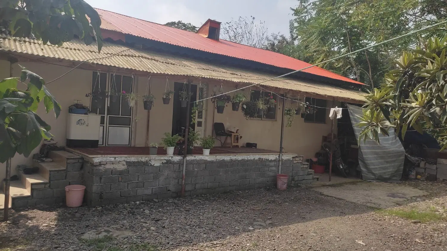 خانه ویلایی با زمین ۳۰۰ متری