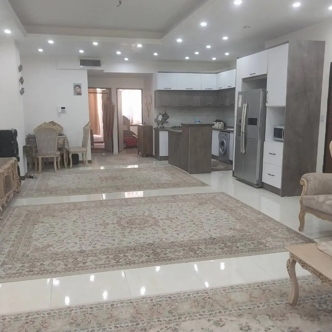 فروش واحد ۱۳۵ متری جنوبی حیاط دار واوان