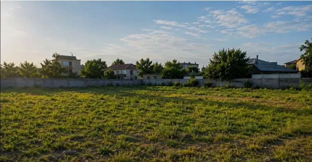 زمین فروشی