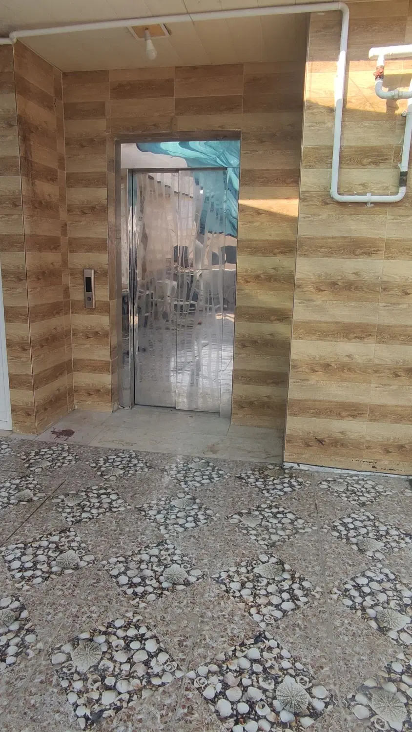 خونه آپارتمانی بزرگ و دلباز دارای آسانسور