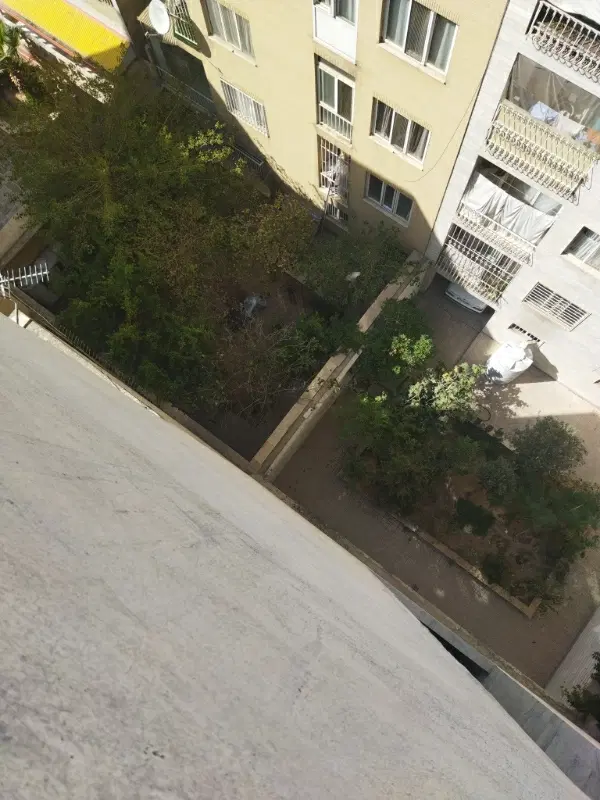 زمین فروشی