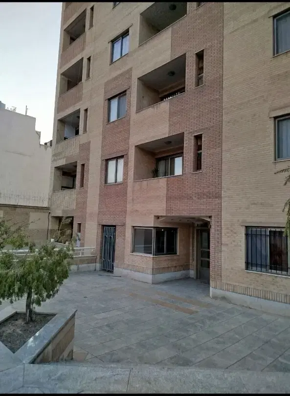 فروش آپارتمان جنوبی کهندژ.پلاک اول فلکه اصلی۱۰۷متر