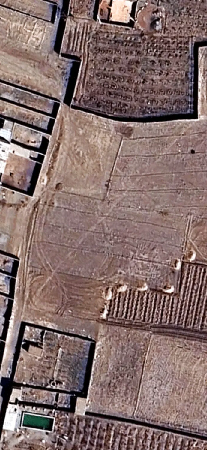 زمین فروشی