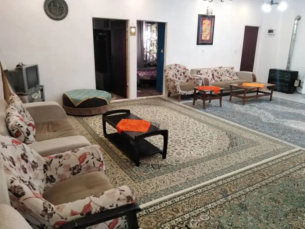 اجاره روزانه باغ ویلا1000متری لب رودخانه فیروزکوه
