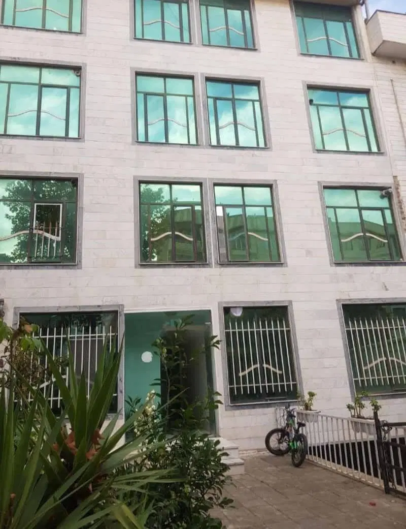 ۴۴متر۱خ انباری و پارکینگ(مزاحم)
