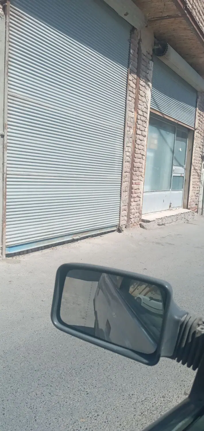 مغازه به عنوان انباری، ۲۰ متر