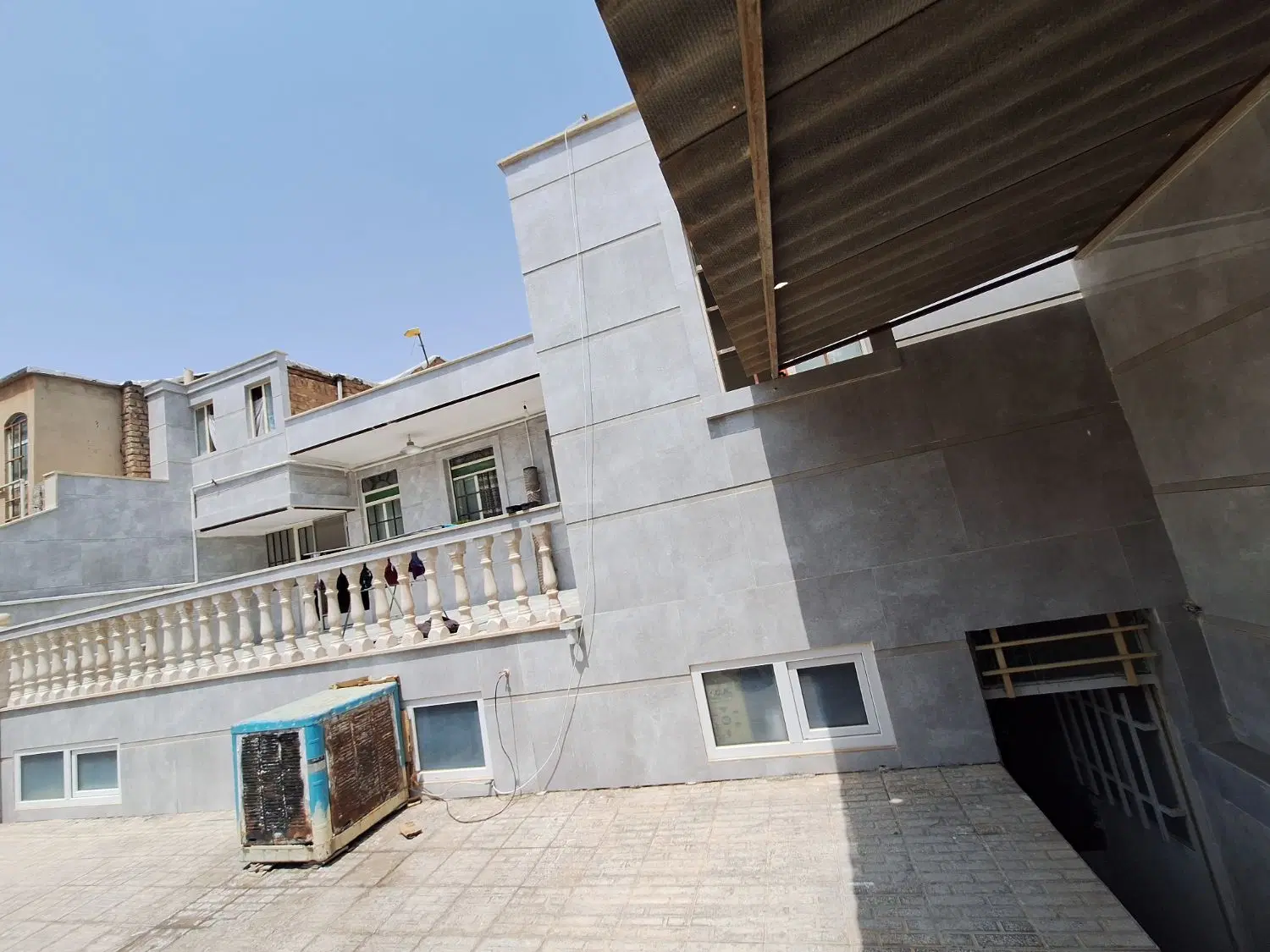 زیر زمین تمیز
