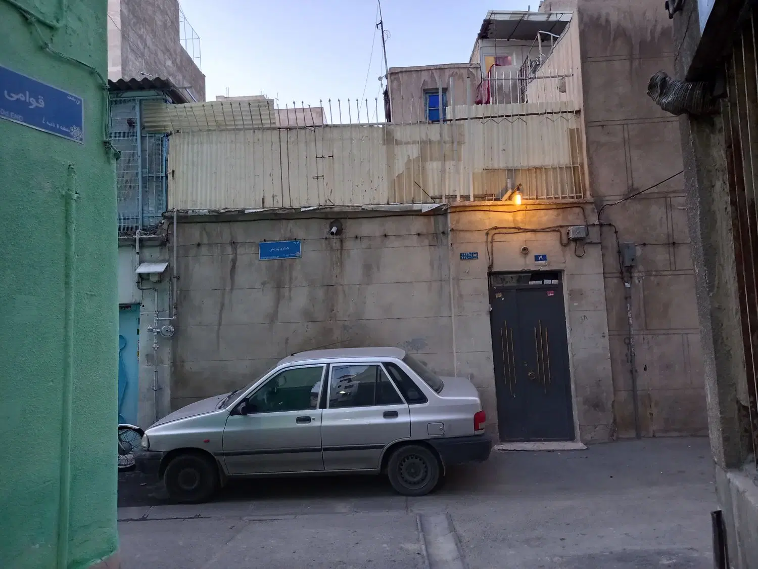 خانه کلنگی دو طبقه