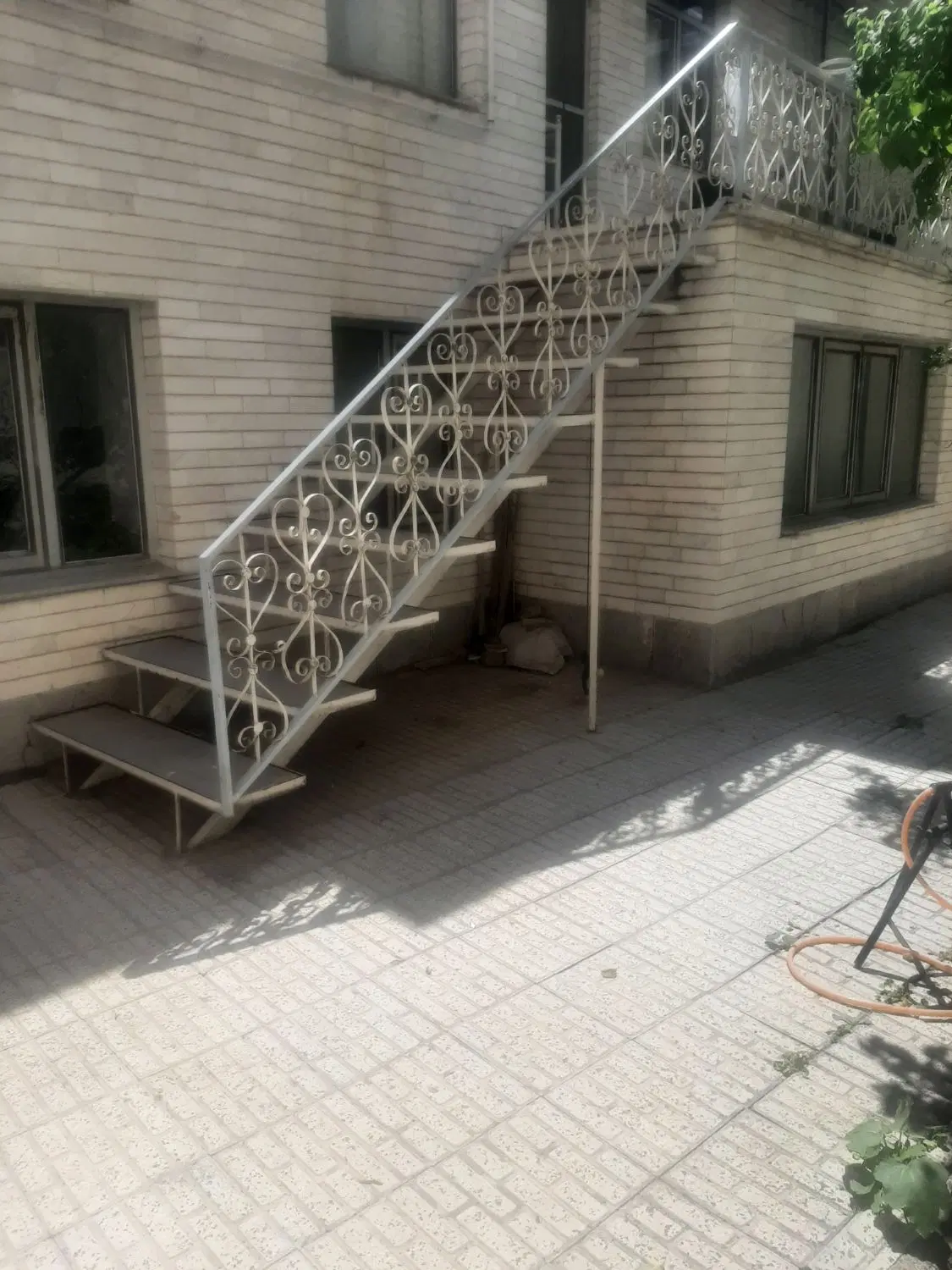 واحد ویلایی  خیابان ۱۷ شهریور