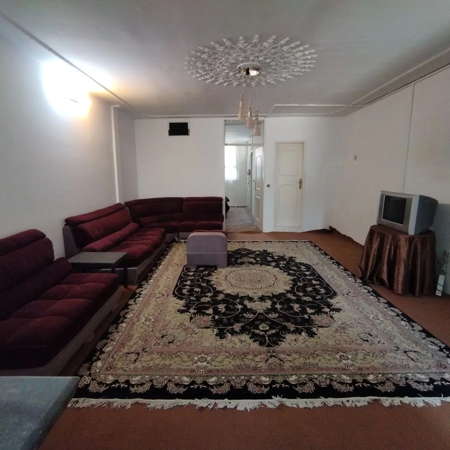 ۹۰ متری مبله نیمه دربست اندیشه